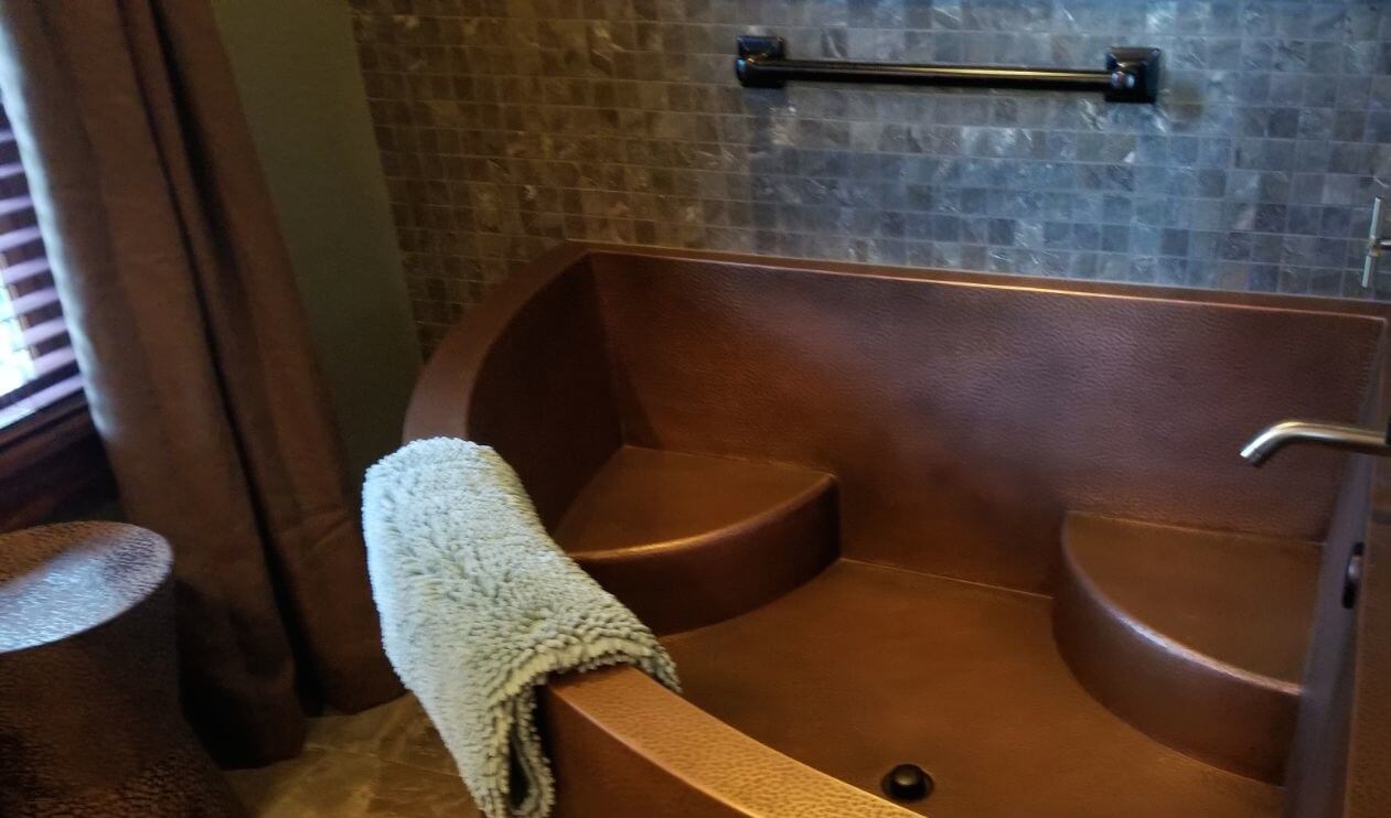 Huge Copper Tub for Two!